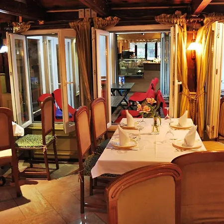 London ホテル ティラナ