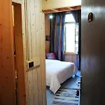 London Hotel